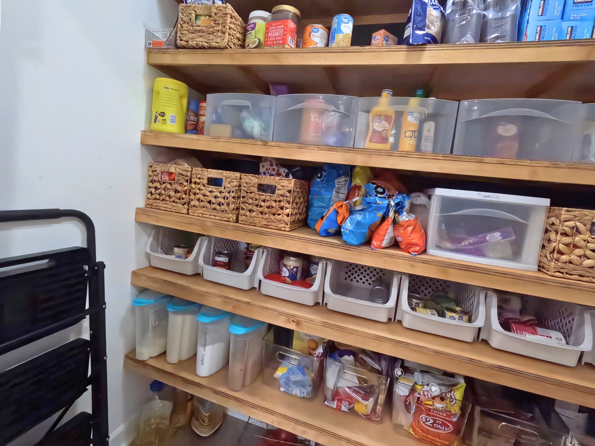 4631 Turquoise Lane Murfreesboro, TN 37129 - Photo 12 of 42 a shelf of books and a book shelf