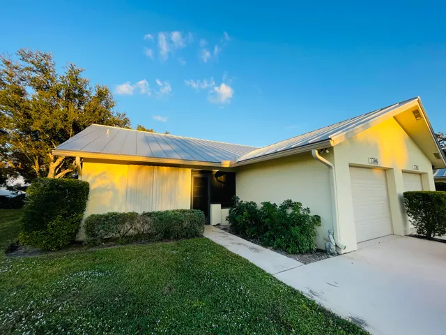 $2,100 | 7786 Southeast Sugar Sand Circle, Hobe Sound, FL 33455