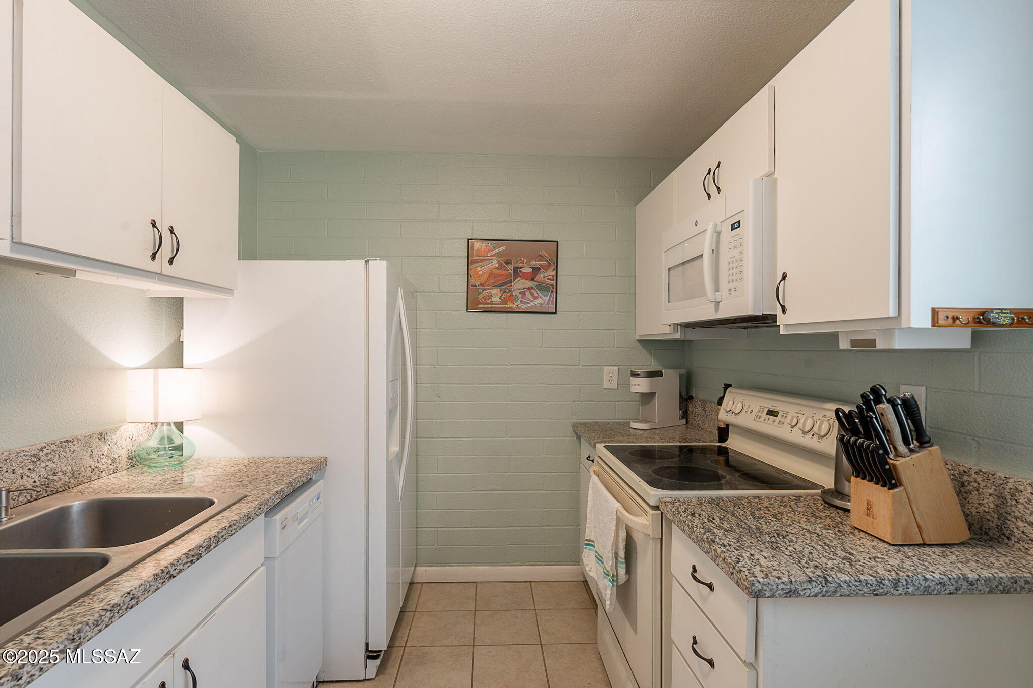 1755 South Jones Boulevard, Unit R112 Tucson, AZ 85713 - Photo 8 of 22