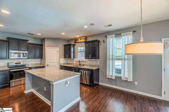 $415,000 | 370 Slate Drive, Boiling Springs, SC 29316