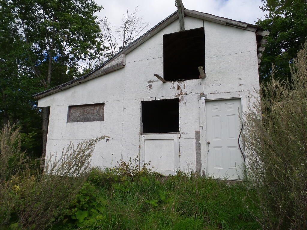 203 Deer Hill Road China, ME 04358 - Photo 16 of 18 Barn