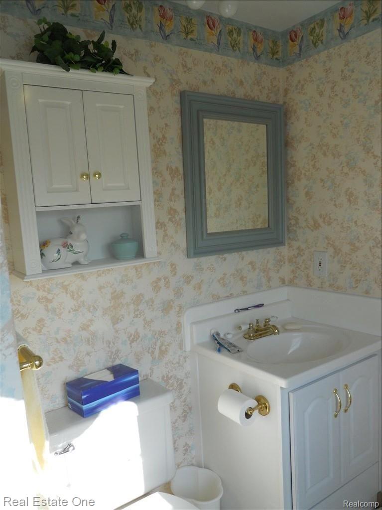 895 Stag Ridge Road Rochester, MI 48309 - Photo 18 of 22 MASTER BATH