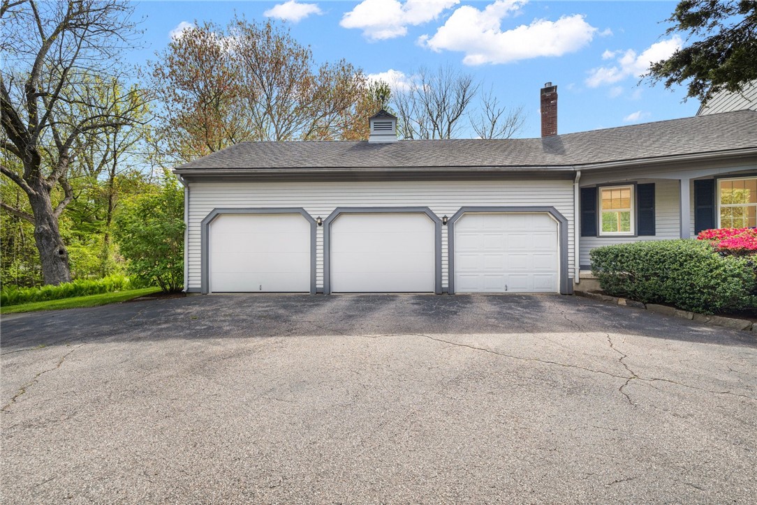 85 Scrabbletown Road North Kingstown, RI 02852 - Photo 4 of 45 Gallery Image 4