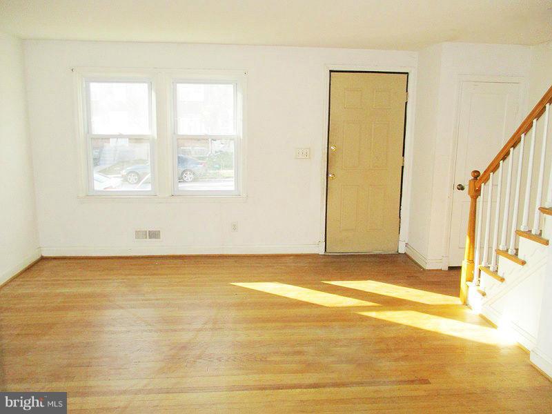 3632 Elmora Avenue Baltimore, MD 21213 - Photo 3 of 10 Living Room