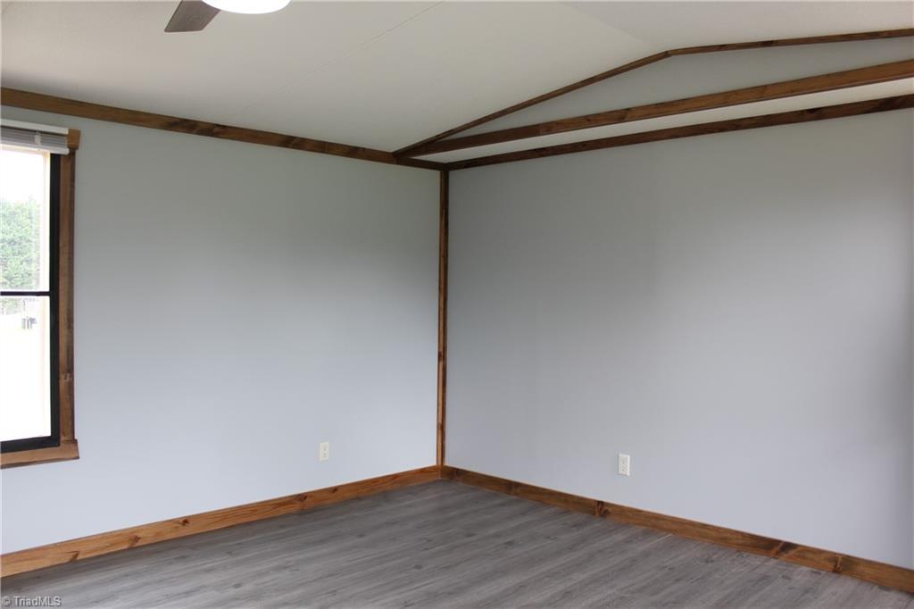 1022 Mitchell Road Pilot Mountain, NC 27041 - Photo 22 of 36 Livingroom