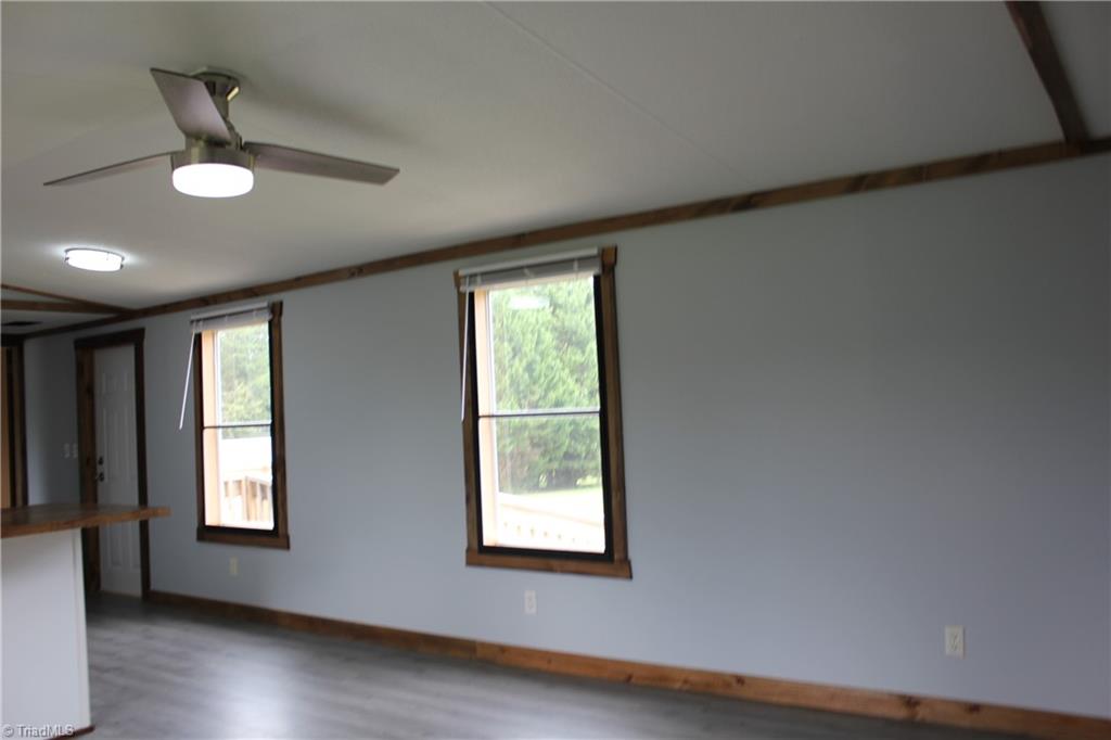 1022 Mitchell Road Pilot Mountain, NC 27041 - Photo 24 of 36 Livingroom