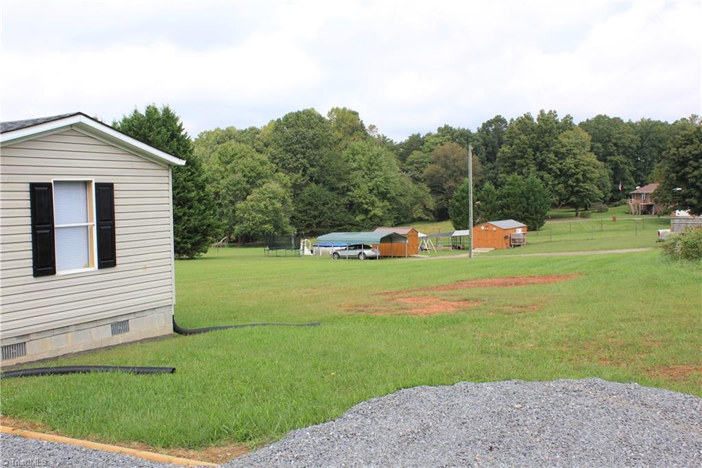 1022 Mitchell Road Pilot Mountain, NC 27041 - Photo 3 of 36 Gallery Image 3