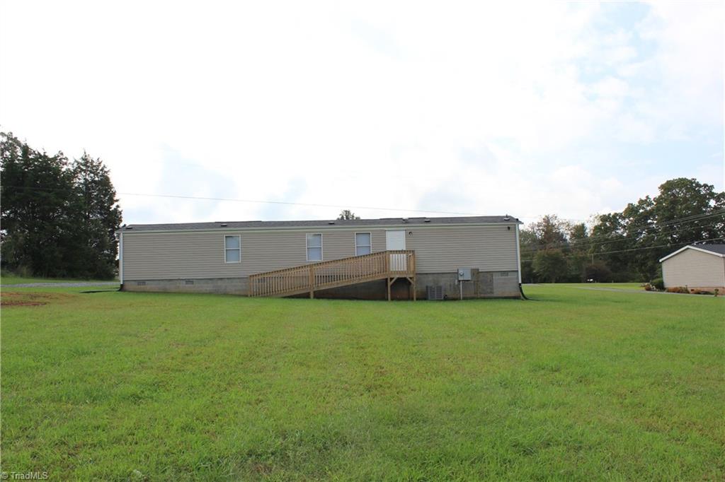 1022 Mitchell Road Pilot Mountain, NC 27041 - Photo 6 of 36 Gallery Image 6