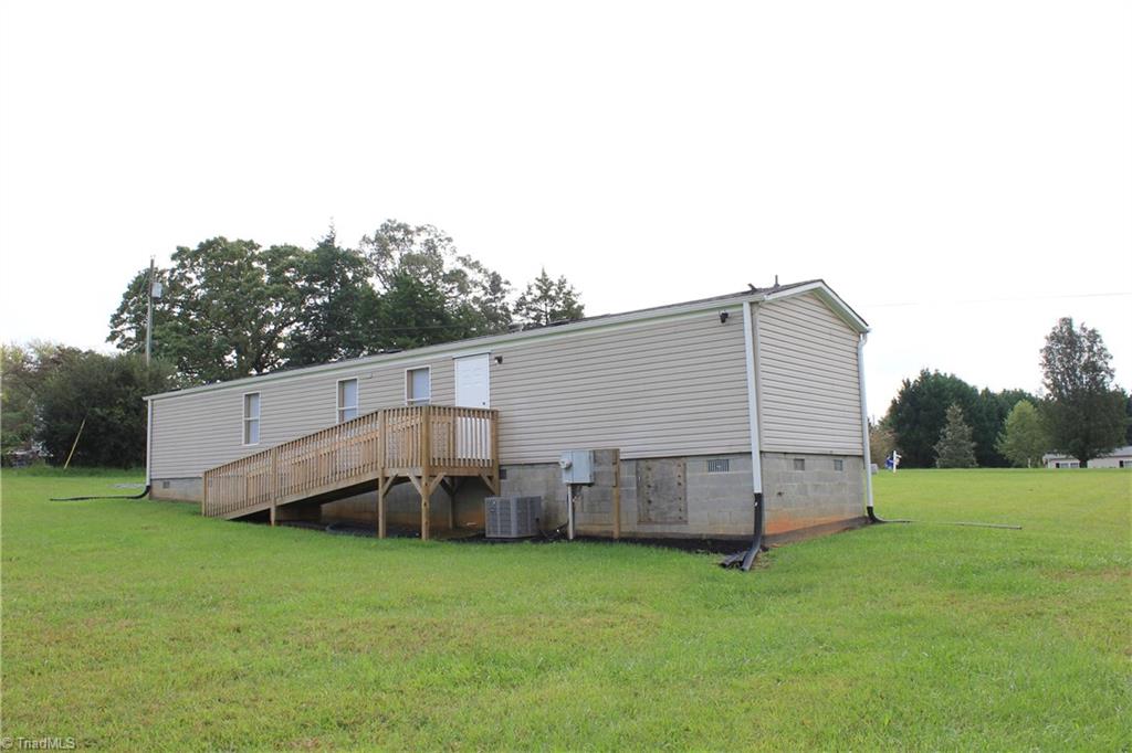 1022 Mitchell Road Pilot Mountain, NC 27041 - Photo 7 of 36 Gallery Image 7