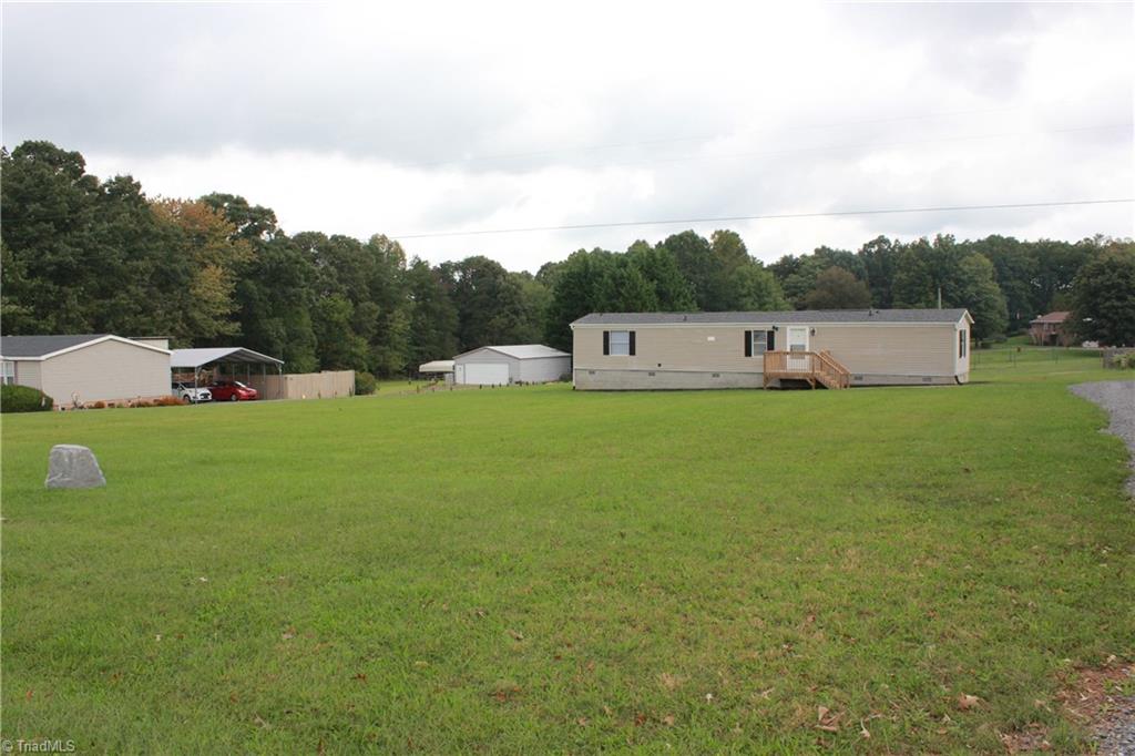 1022 Mitchell Road Pilot Mountain, NC 27041 - Photo 10 of 36 Gallery Image 10