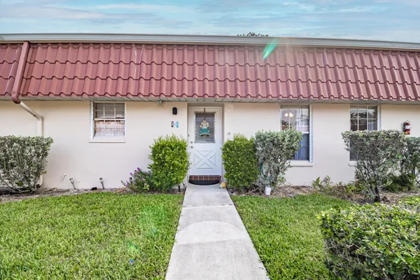 $199,000 | 849 Salem Lane, Lake Worth, FL 33467