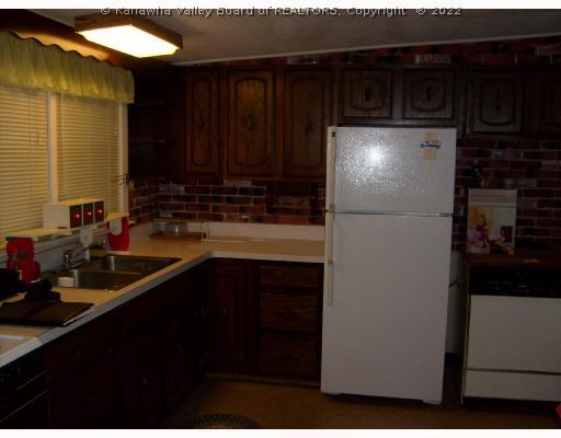 272 Quick Road Elkview, WV 25071 - Photo 2 of 8 Kitchen.