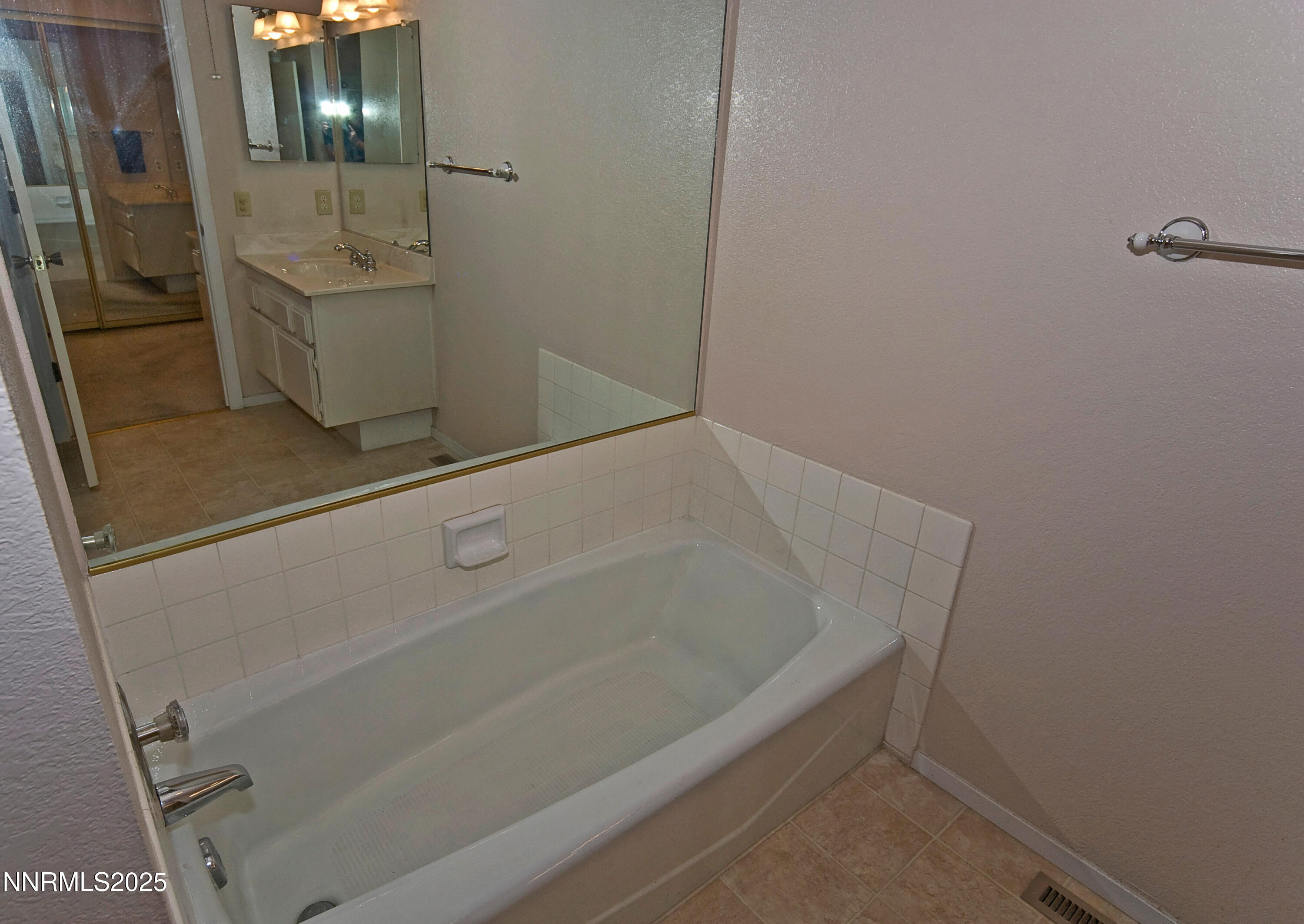 4875 Golden Springs Drive Reno, NV 89509 - Photo 24 of 33 a bathroom with a bathtub