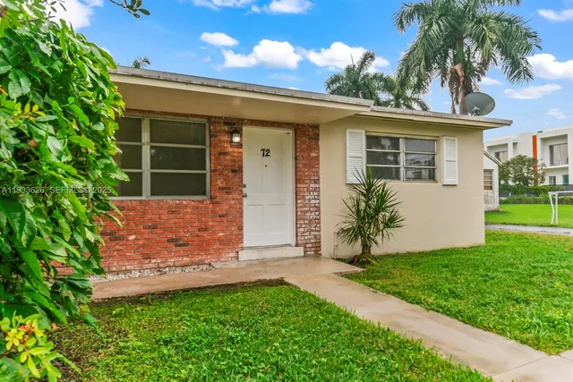 $2,050 | 72 Northwest 162nd Street, Unit 72, Miami, FL 33169
