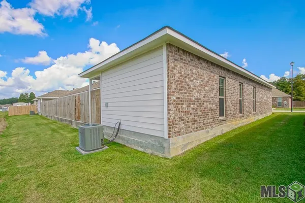 $209,900 | 33260 La Highway, Unit 12D, Denham Springs, LA 70706
