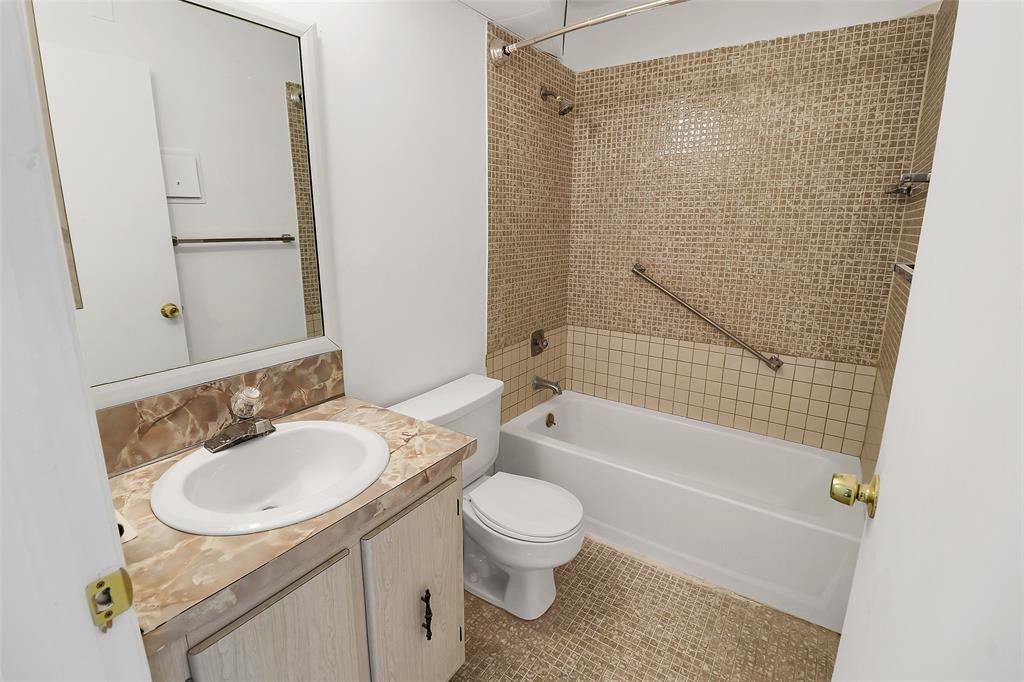580 Normandy Lane, Unit 580 Delray Beach, FL 33484 - Photo 20 of 28