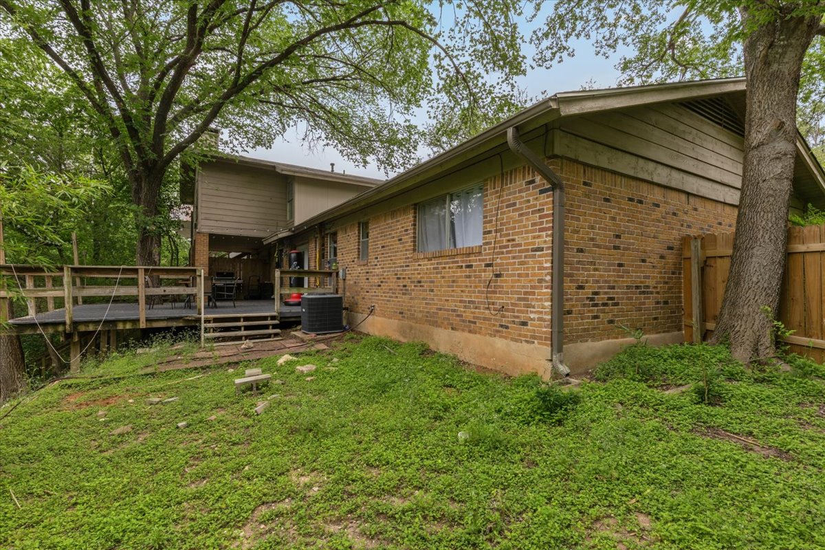 6307 Shadow Valley Drive Austin, TX 78731 - Photo 14 of 24