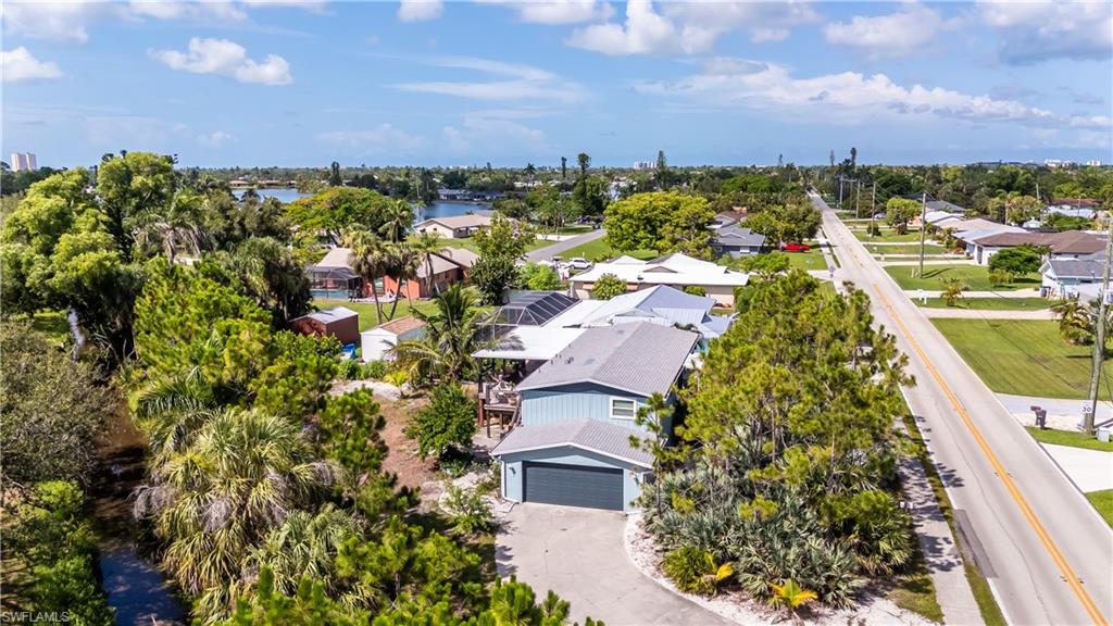 12861 Iona Road Fort Myers, FL 33908 - Photo 3 of 32