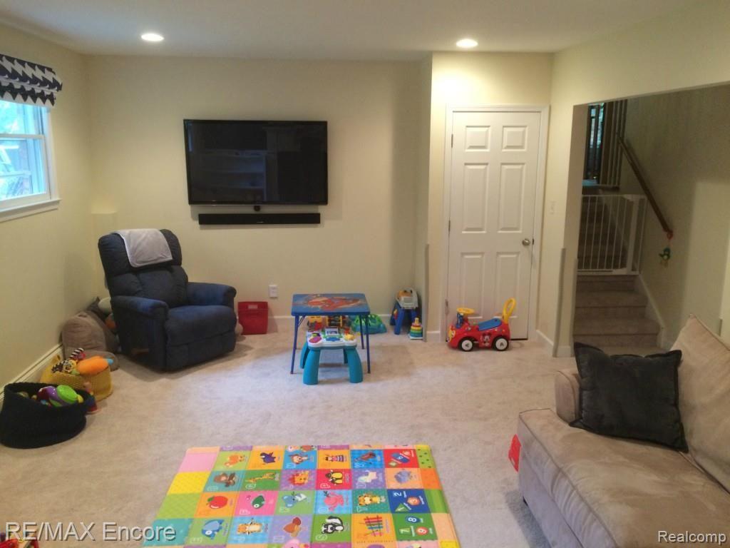 220 Shagbark Drive Rochester Hills, MI 48309 - Photo 20 of 28