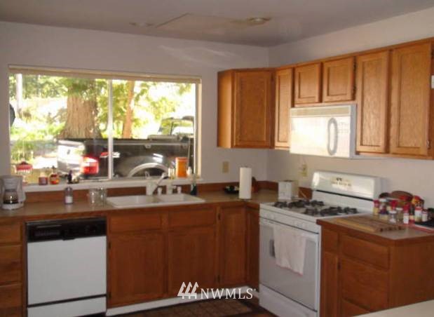 7837 Lake Alice Road Southeast Fall City, WA 98024 - Photo 6 of 12 Gallery Image 6