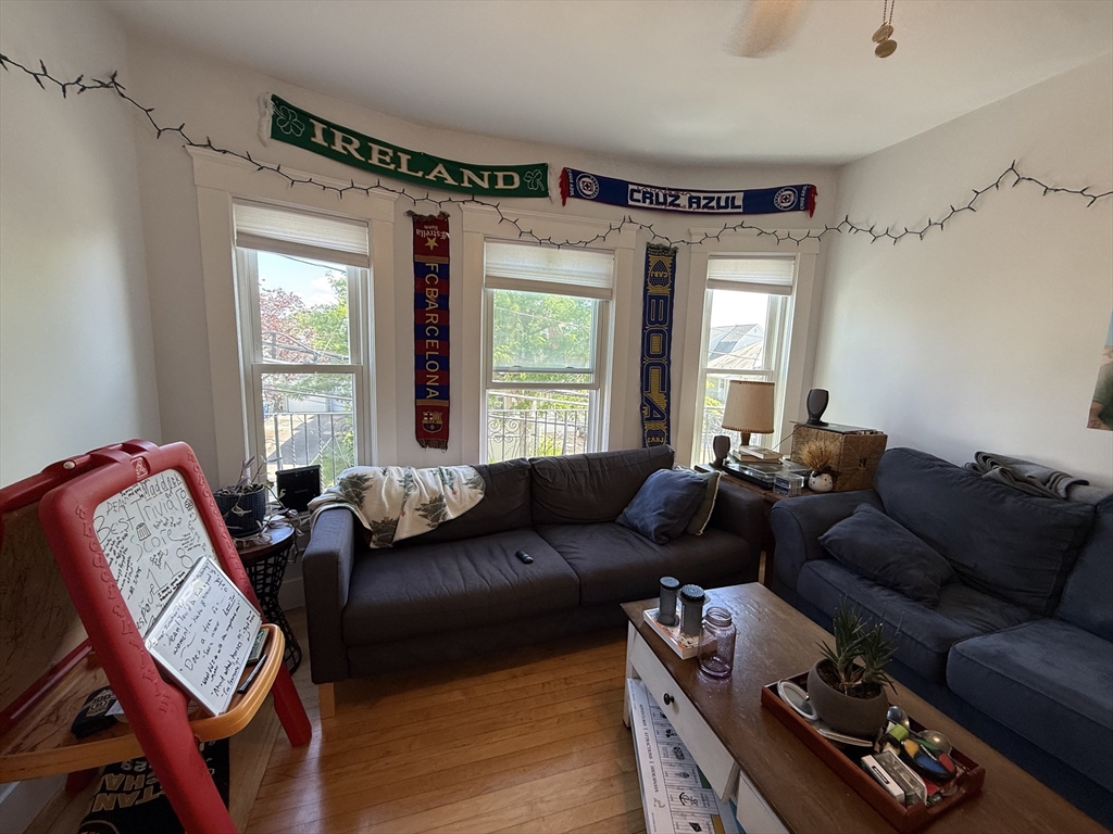 16 Electric, Unit 2 Somerville, MA 02144 - Photo 4 of 23