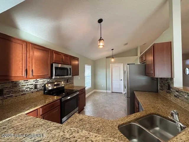 $2,200 | 3316 Slate Street, Melbourne, FL 32904