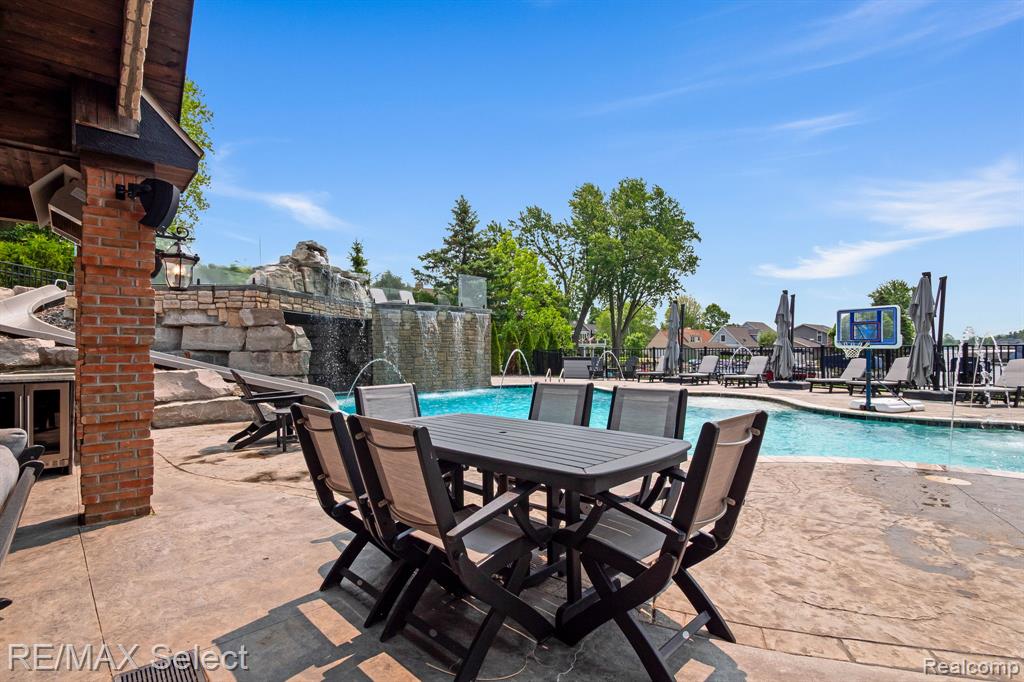 2559 North Long Lake Road Fenton, MI 48430 - Photo 66 of 90 Gallery Image 66