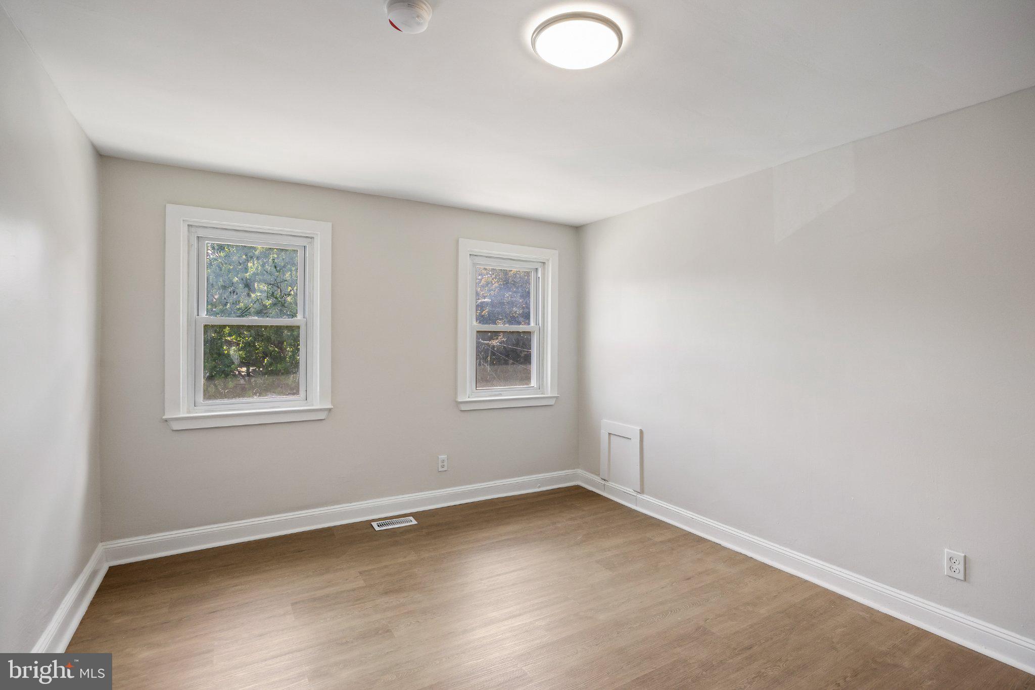 220 Houston Street Chester, PA 19013 - Photo 12 of 29