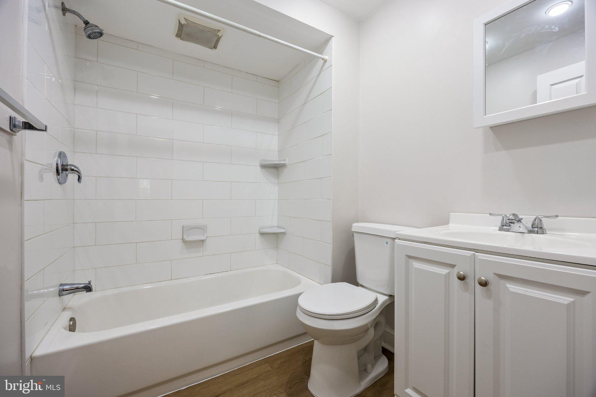 220 Houston Street Chester, PA 19013 - Photo 14 of 29