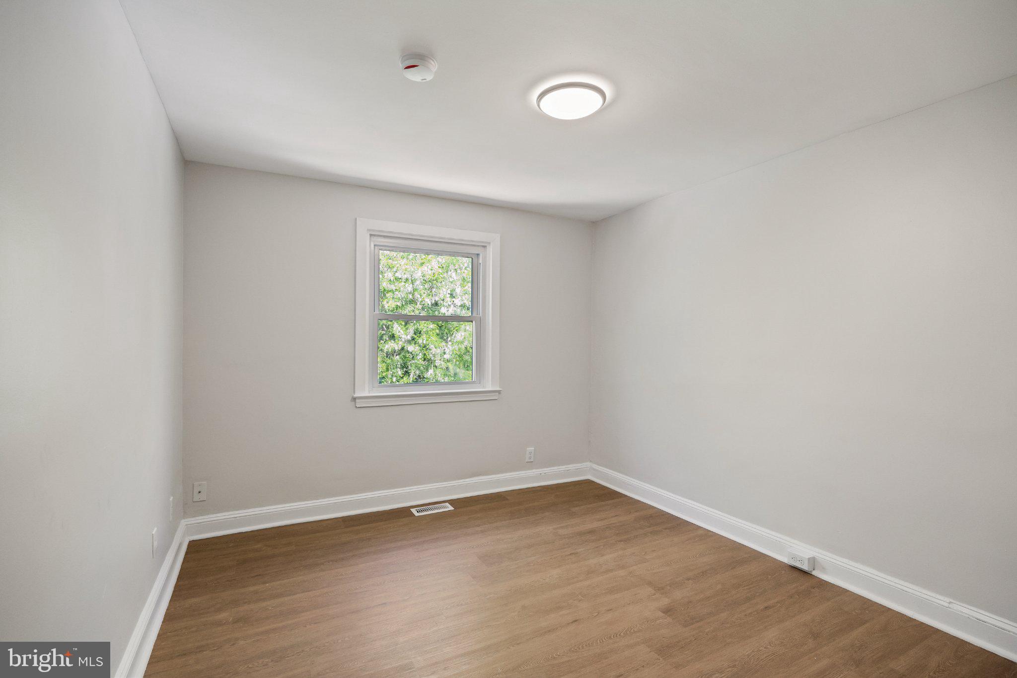 220 Houston Street Chester, PA 19013 - Photo 15 of 29