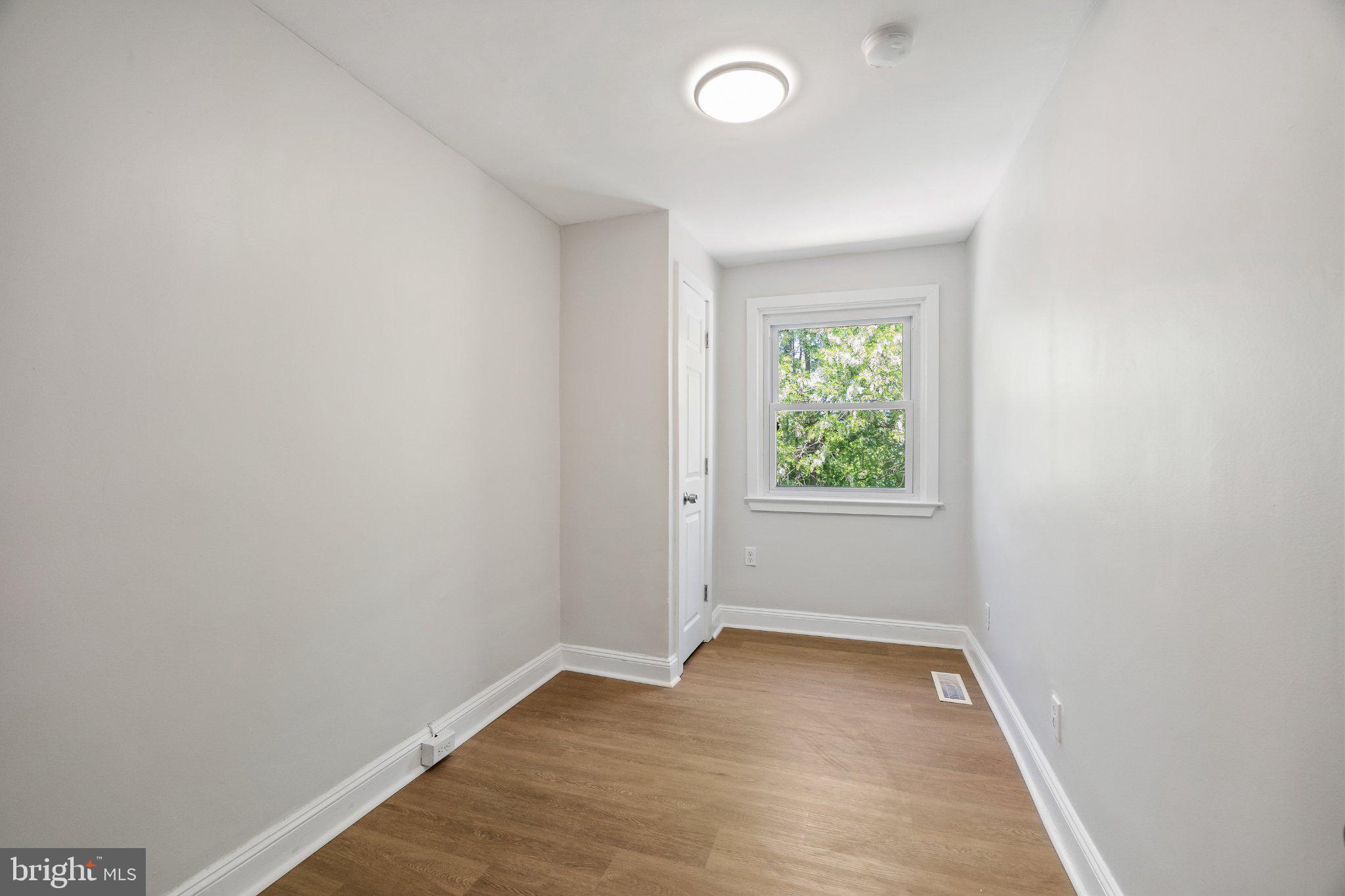 220 Houston Street Chester, PA 19013 - Photo 17 of 29