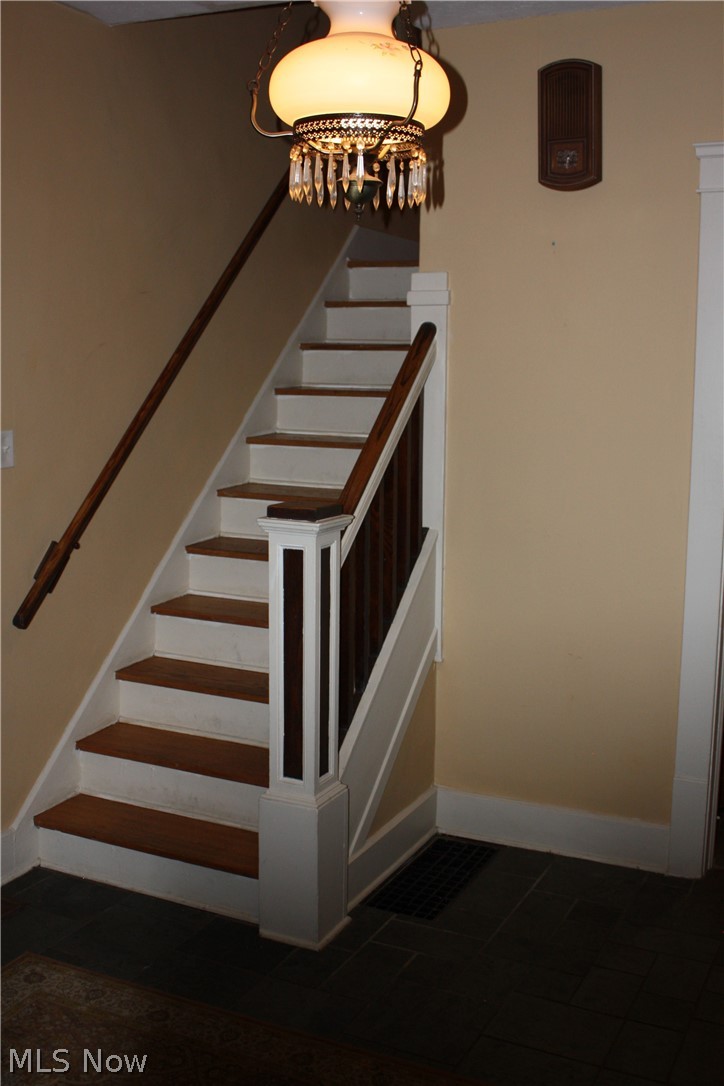 3740 Kent Road Stow, OH 44224 - Photo 6 of 22 Foyer