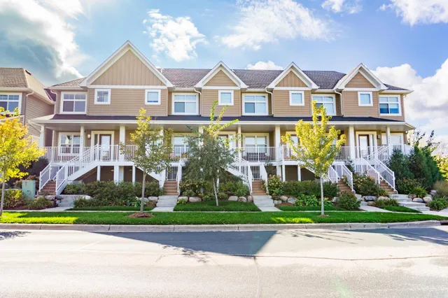 $2,300 | 2978 Clover Ridge Drive, Chaska, MN 55318