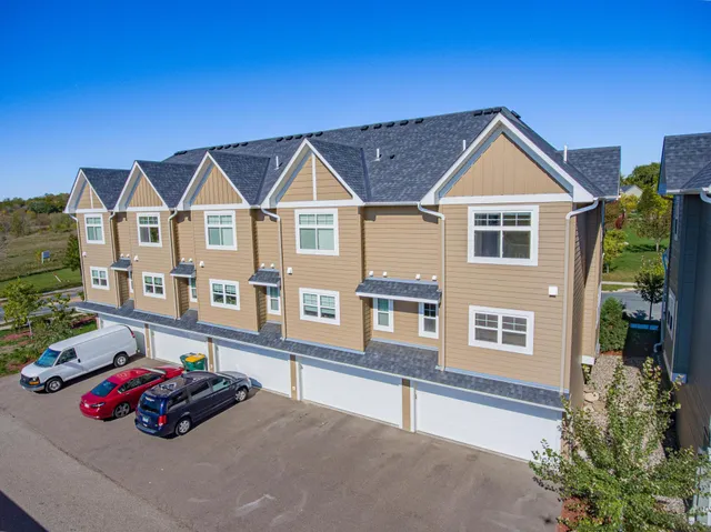 $2,300 | 2978 Clover Ridge Drive, Chaska, MN 55318