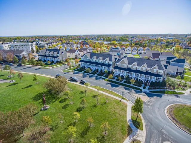 $2,300 | 2978 Clover Ridge Drive, Chaska, MN 55318