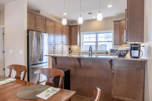 $2,300 | 2978 Clover Ridge Drive, Chaska, MN 55318