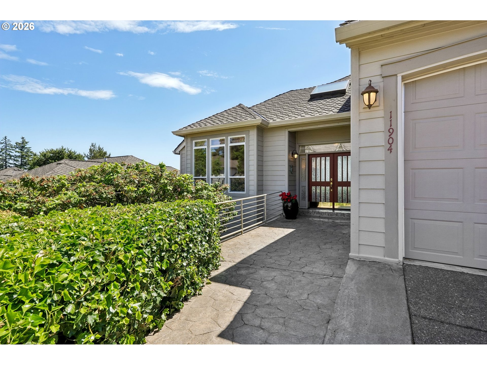 11904 Southwest Viewcrest Court Tigard, OR 97224 - Photo 3 of 47