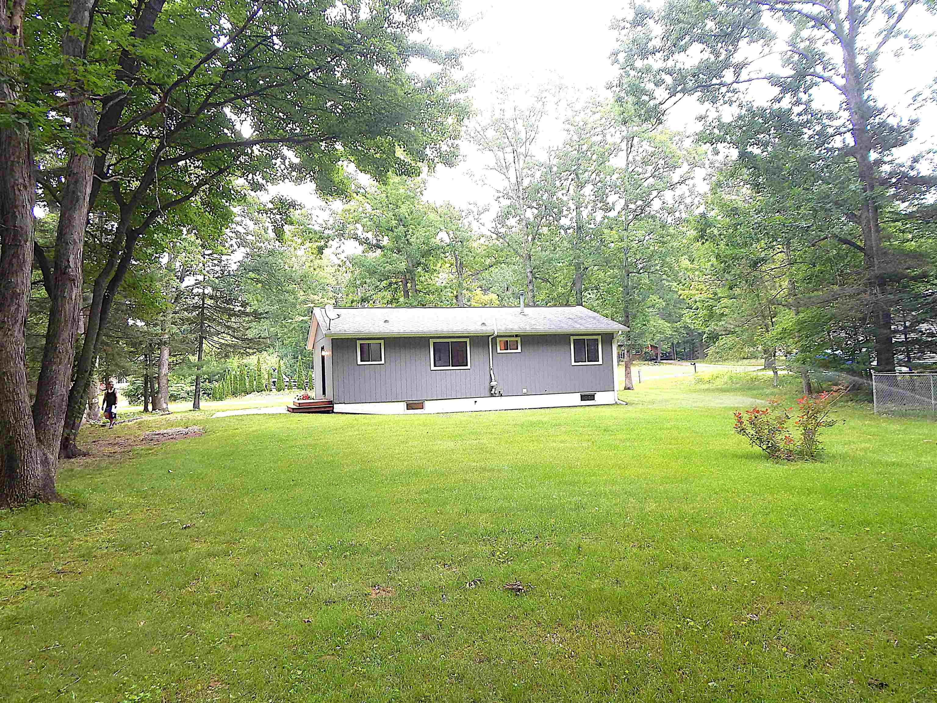1492 Innwood North Interlochen, MI 49643 - Photo 17 of 19 1947542-064c203c-41df-455f-abc9-19bab3d5c7e0.JPG