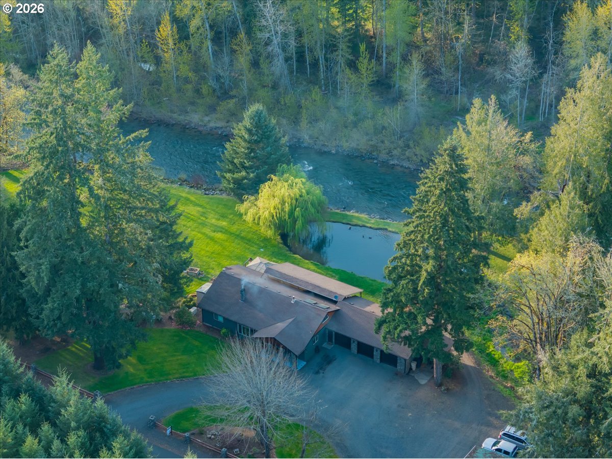 42801 Island Inn Drive Lebanon, OR 97355 - Photo 7 of 32