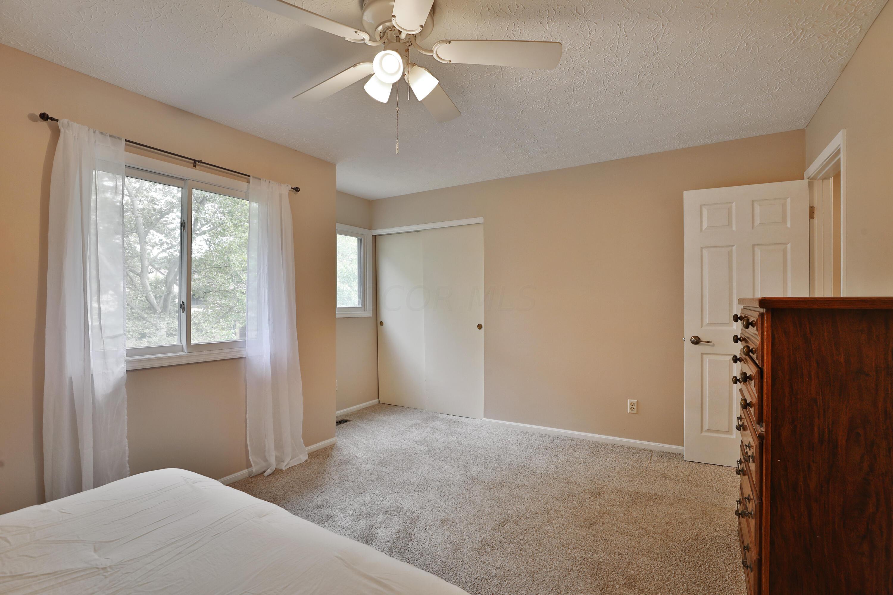5365 Reed Road Columbus, OH 43235 - Photo 26 of 37 2nd Bedroom w/ Large Closet