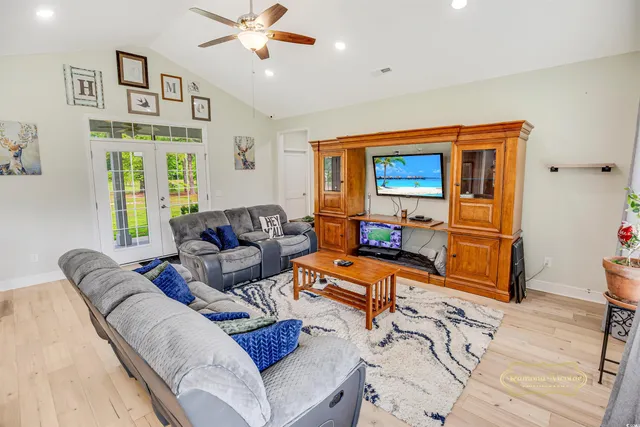 $432,000 | 1013 Happy Lane, Galivants Ferry, SC 29544