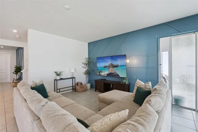 $525,000 | 100 Lavenna Avenue, St. Cloud, FL 34771