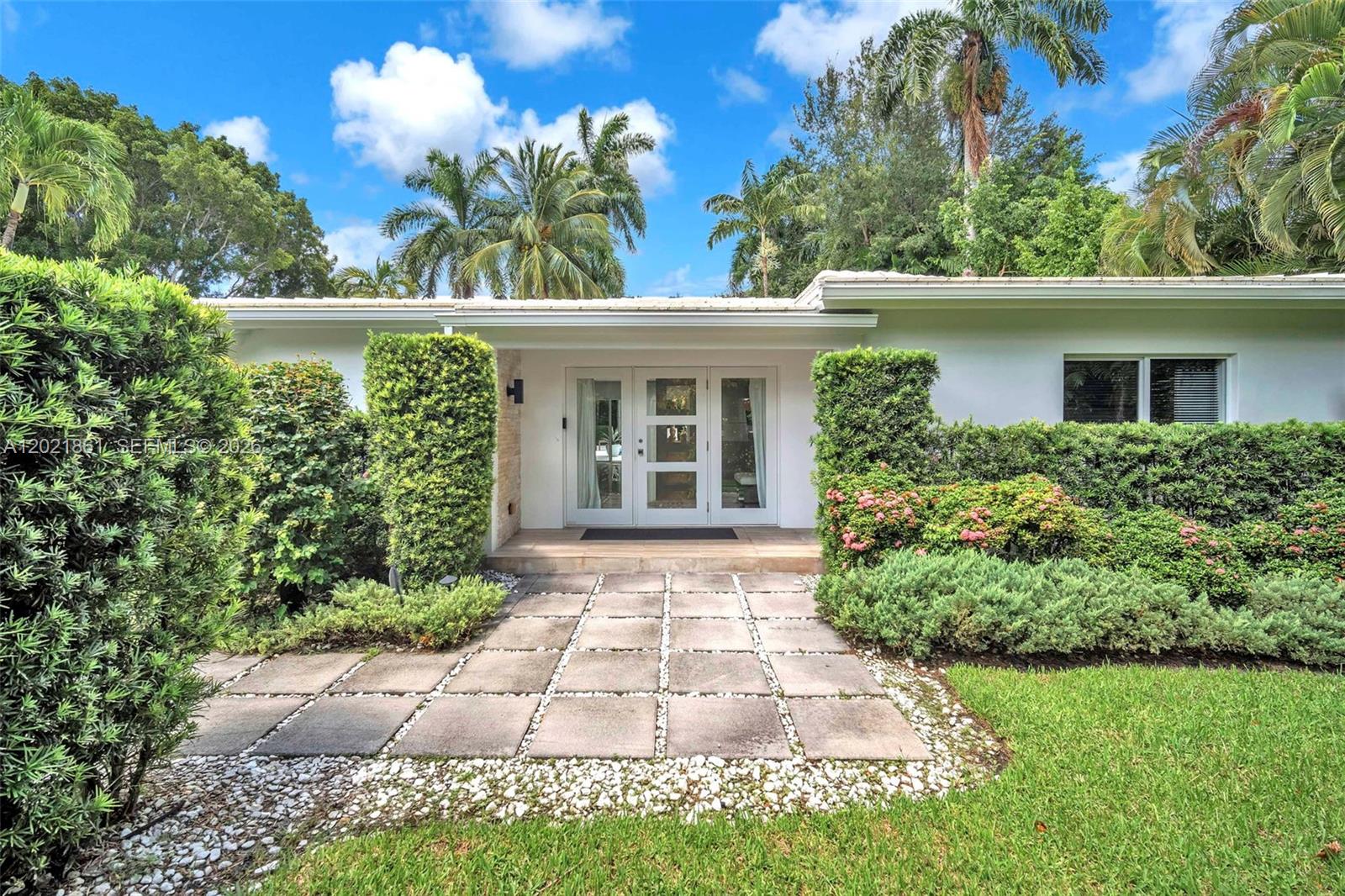 203 Ridgewood Road Coral Gables, FL 33133 - Photo 39 of 44