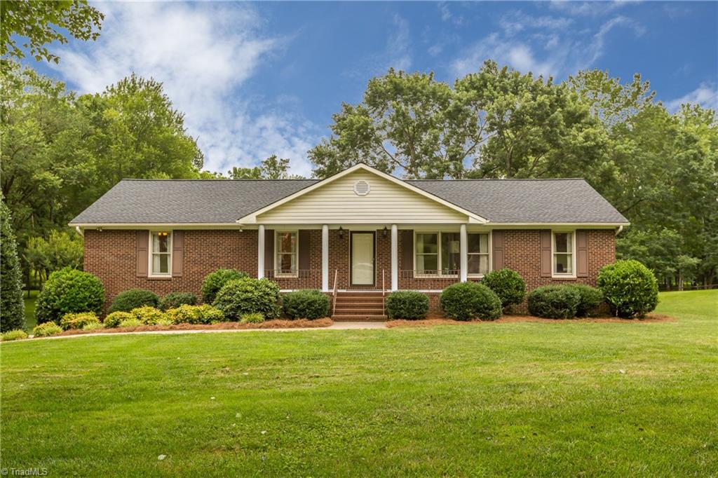160 Roquemore Road Clemmons, NC 27012 - Photo 1 of 29 Gallery Image 1