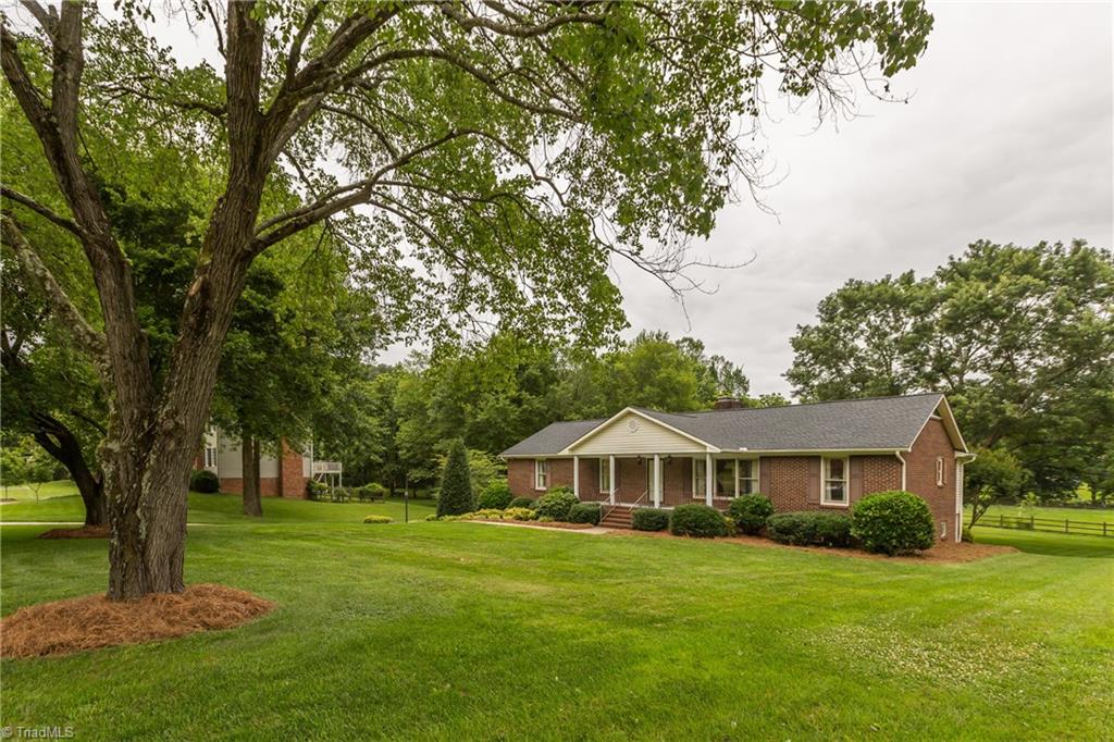 160 Roquemore Road Clemmons, NC 27012 - Photo 2 of 29 Gallery Image 2