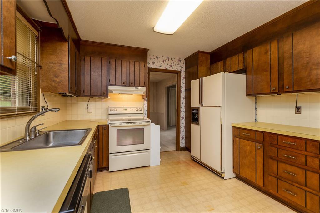 160 Roquemore Road Clemmons, NC 27012 - Photo 7 of 29 Gallery Image 7