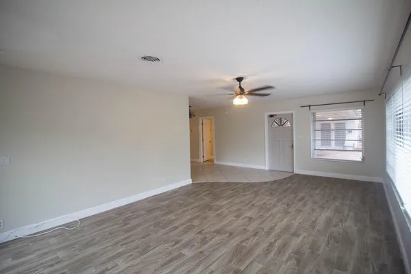 $2,100 | 909 Northeast 12th Avenue, Pompano Beach, FL 33060