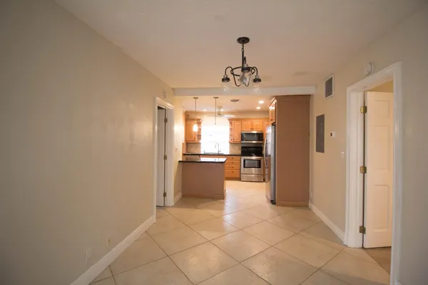 $2,100 | 909 Northeast 12th Avenue, Pompano Beach, FL 33060