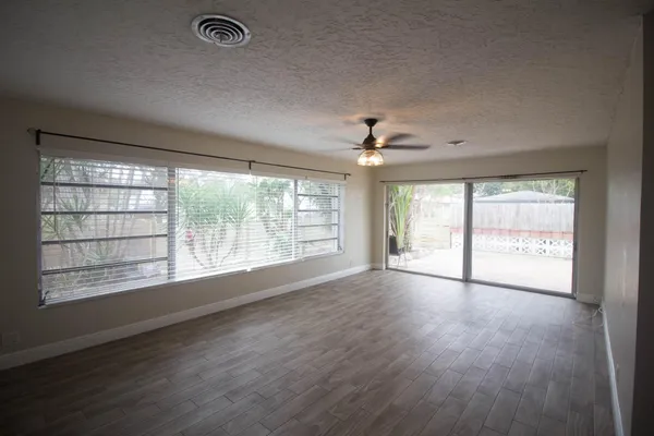 $2,100 | 909 Northeast 12th Avenue, Pompano Beach, FL 33060