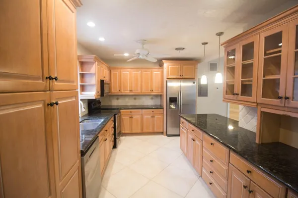 $2,100 | 909 Northeast 12th Avenue, Pompano Beach, FL 33060